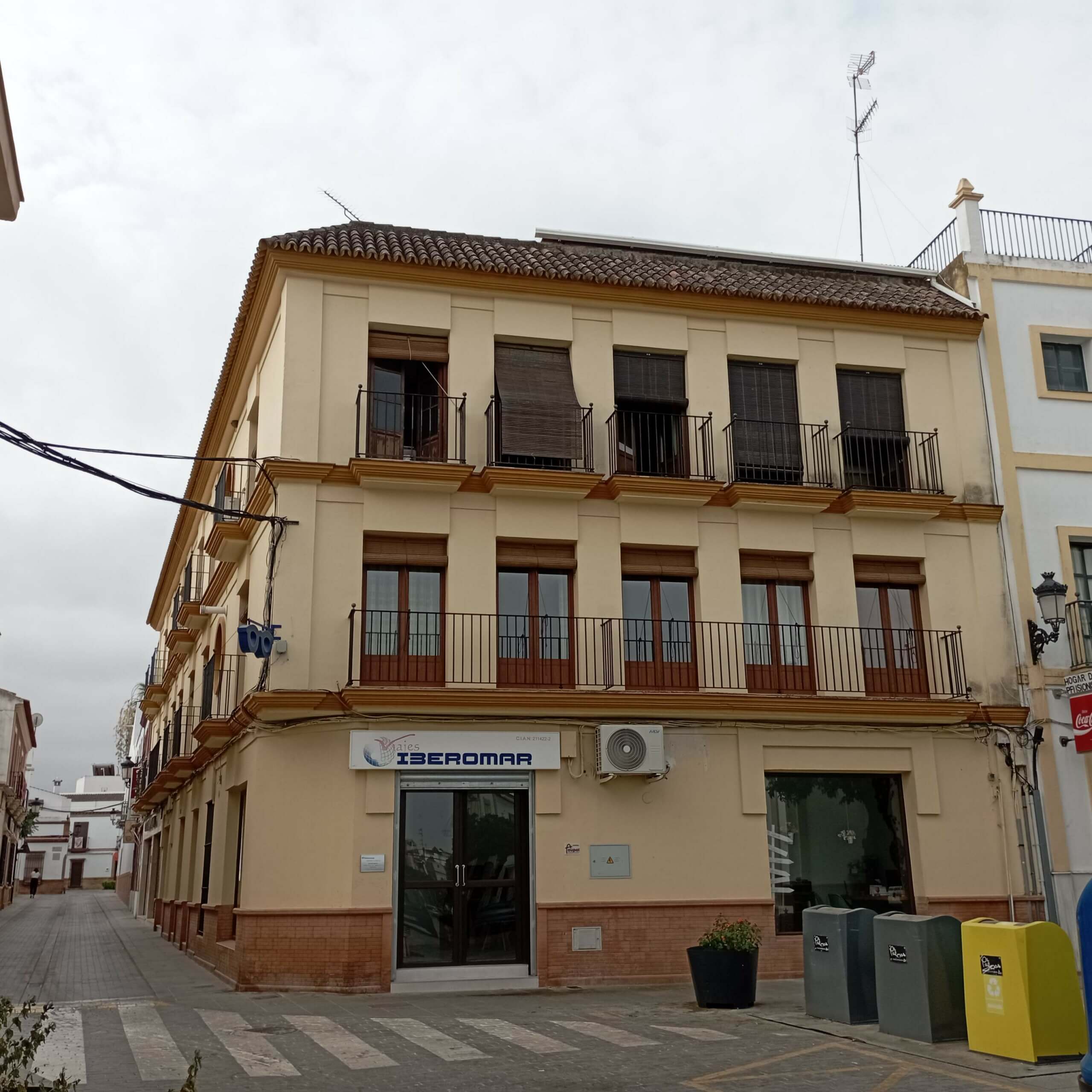 TASACION HIPOTECARIA DE DOS LOCALES COMERCIALES EN LA PALMA DEL CONDADO, HUELVA