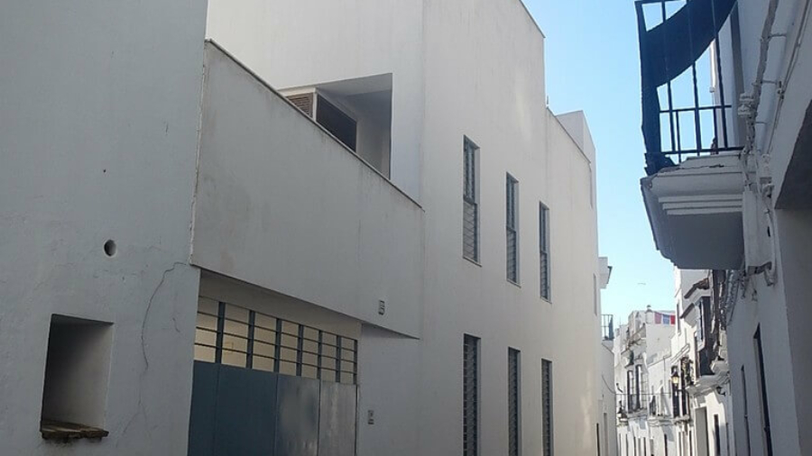 CEE DE UN EDIFICIO EN VEJER DE LA FRONTERA
