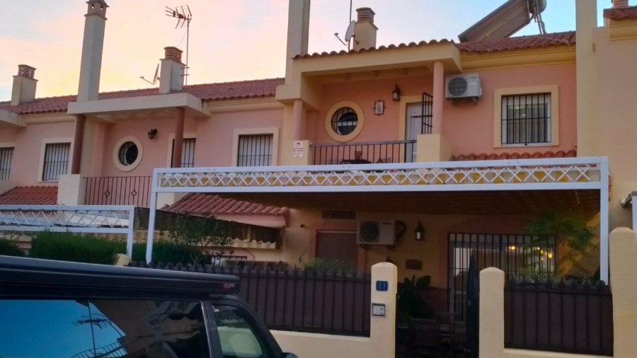 CEE DE UN ADOSADO EN EL PORTIL