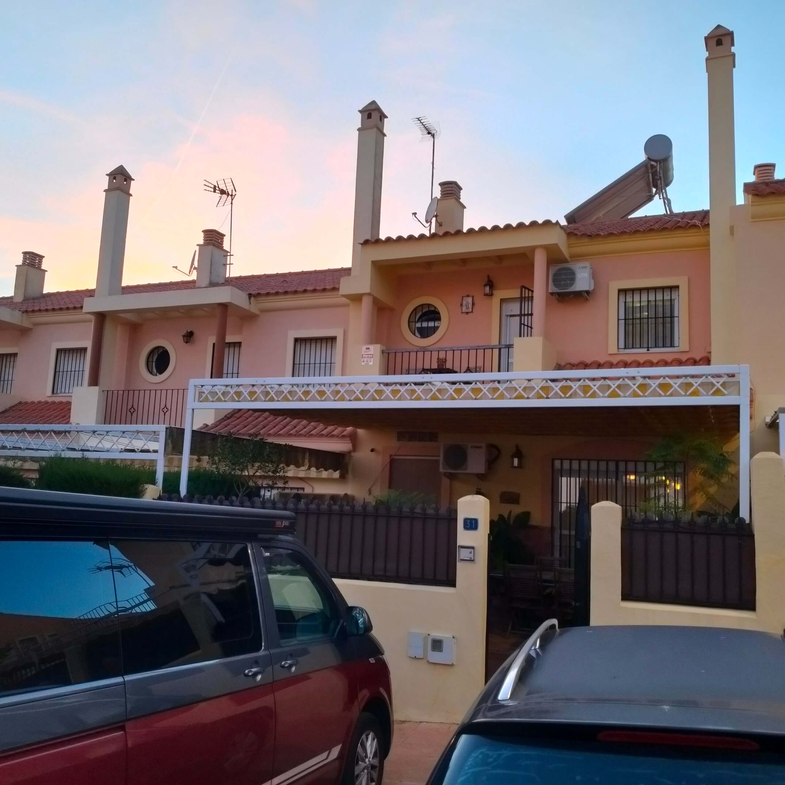 CEE DE UN ADOSADO EN EL PORTIL