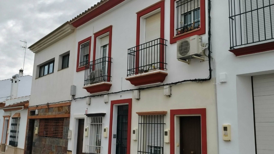 CEE DE UNA CASA EN ALMONTE