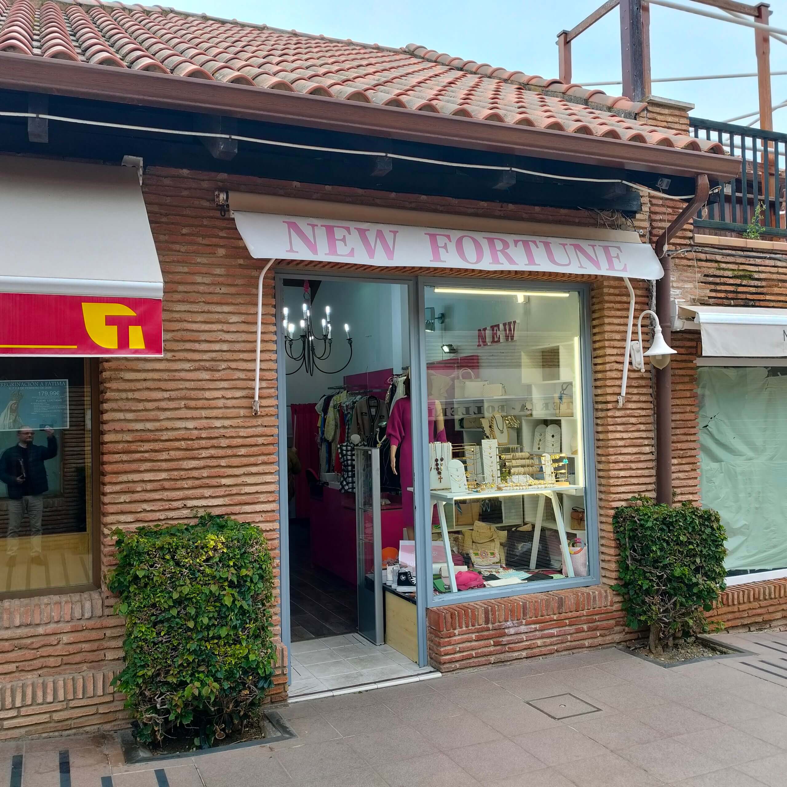 TASACION OFICIAL DE UN LOCAL COMERCIAL EN EL CENTRO COMERCIAL DE ISLANTILLA