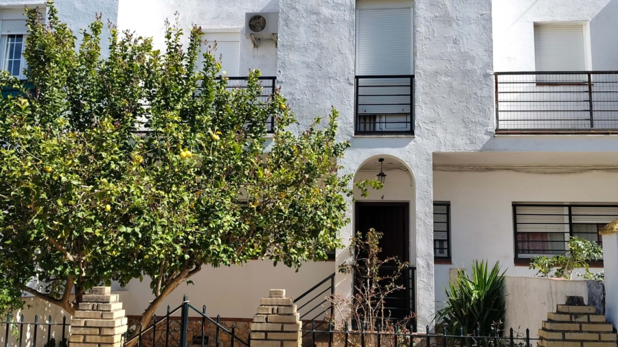 INFORME PERICIAL POR HUMEDADES EN CAMPOFRIO