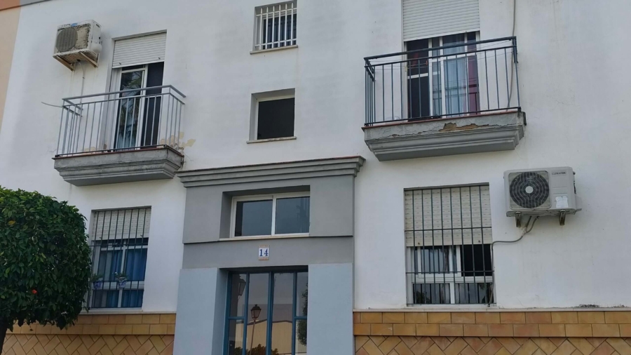 TASACION Y CEE DE UNA VIVIENDA EN LEPE