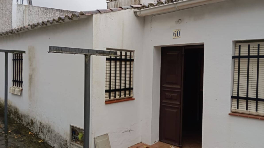 CEE DE UNA CASA EN CALAÑAS