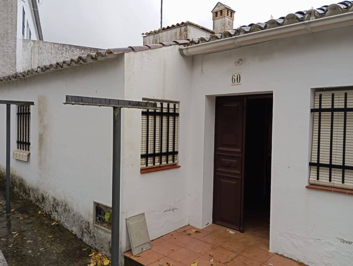CEE DE UNA CASA EN CALAÑAS