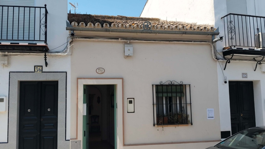 INFORME DE PATOLOGIAS DE LA EDIFICACION EN UNA CASA EN HINOJOS EN HUELVA